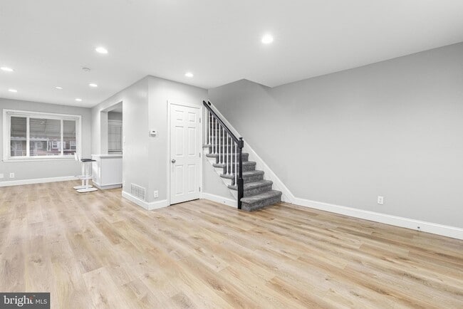 Building Photo - 2203 Redthorn Rd