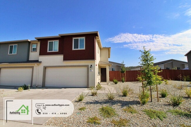 Building Photo - 847 Congaree Ln