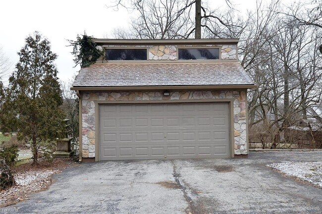 Building Photo - 3 br, 2 bath House - 450 Dielman Rd