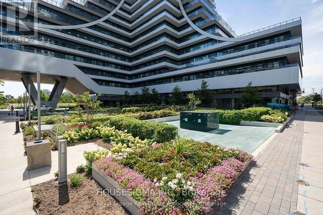 Building Photo - 5707-5730 SHORE BREEZE Dr