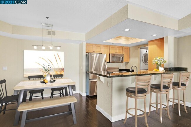 Foto del edificio - 2530 Oak Rd