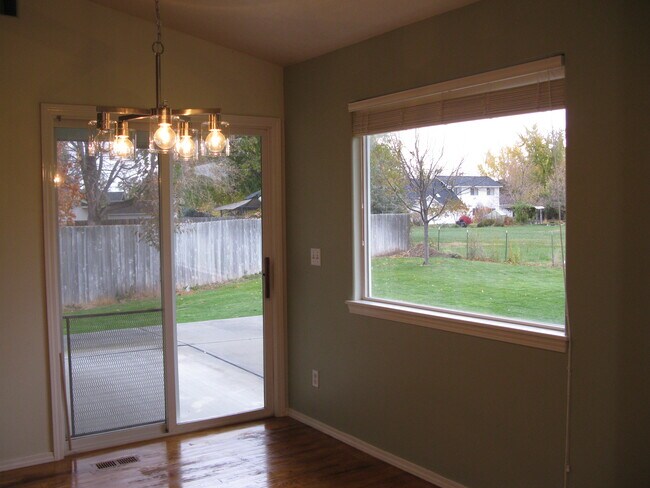 Foto del edificio - 2020 E Laguna Ave