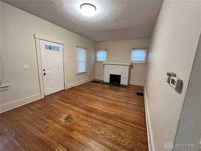 Foto del edificio - 3234 Oakridge Dr