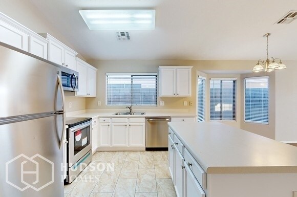 Foto del edificio - SELF TOUR NOW! - 11309 E Camino St, Mesa, ...