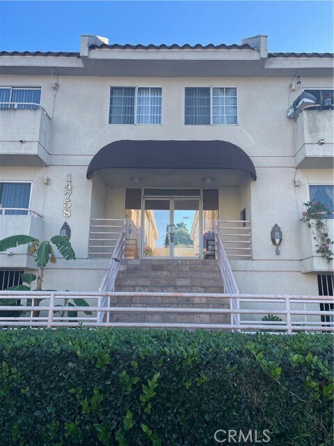 Building Photo - 14758 Magnolia Blvd