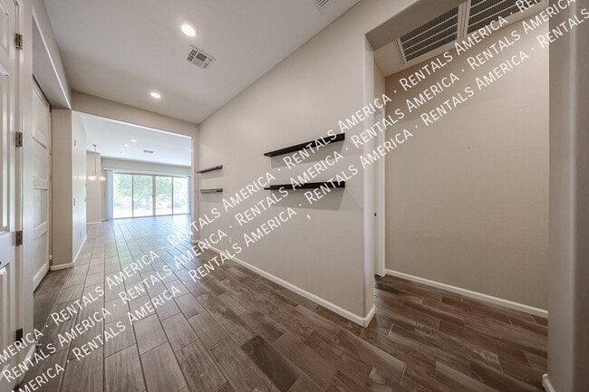 Foto del edificio - 3865 E Dogwood Pl