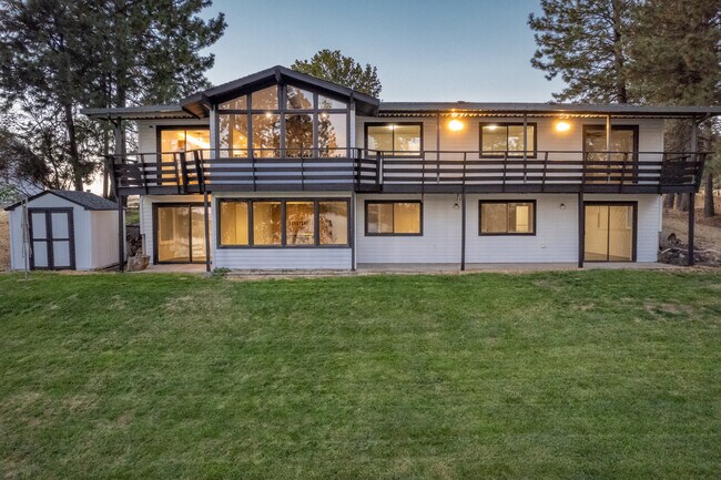 Foto del edificio - 15617 W Silver Lake Rd