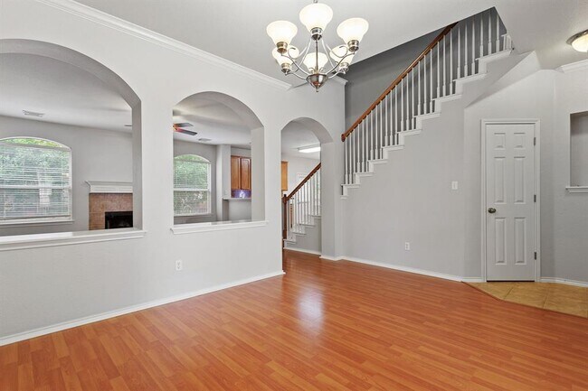 Building Photo - 1720 Briarton Ln S