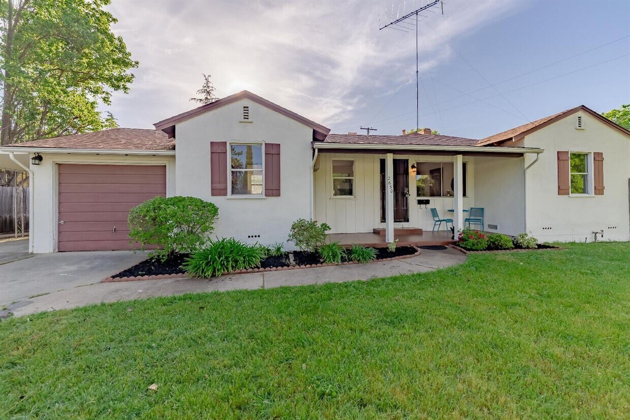 Primary Photo - Charming 3-Bedroom Rental on a Quiet, Tree...