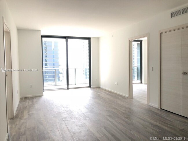 Building Photo - 801 S Miami Ave