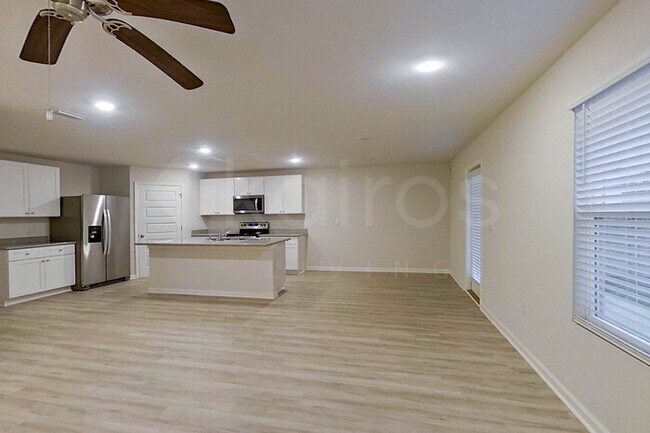 Foto del edificio - 312 Monarch Ln