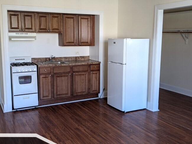 Foto del edificio - 3335 W Diversey Ave