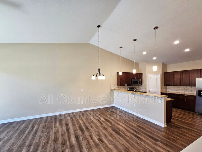 Foto del edificio - 734 Thimbleberry Point