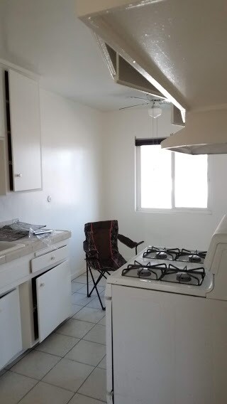 Kitchen - 12692 Pine St