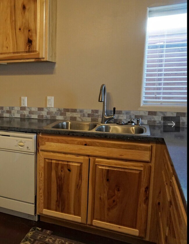 Foto del edificio - 2334 S Webb Cir