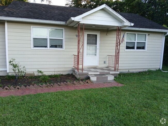 Building Photo - 966 W Grenada Ter