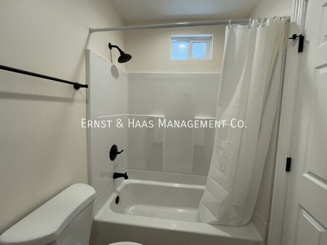 Foto del edificio - 741 W 4th St
