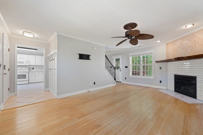 Foto del edificio - Charming 3-Bed Home in Prime Swim/Golf Com...