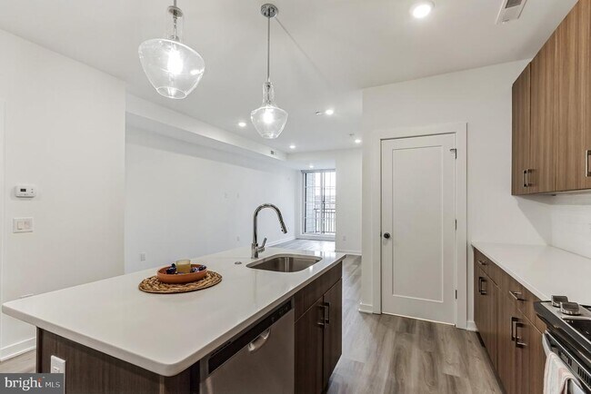 Foto del edificio - 5801 Ridge Ave