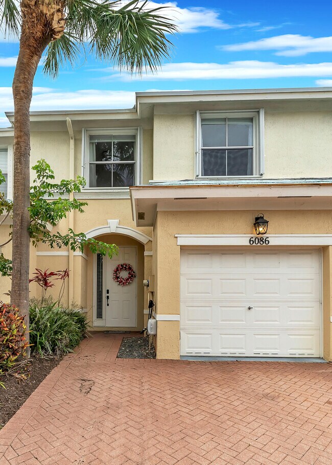 Foto del edificio - 6086 Seminole Gardens Cir