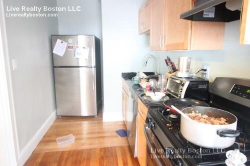 Foto del edificio - 145 Englewood Ave