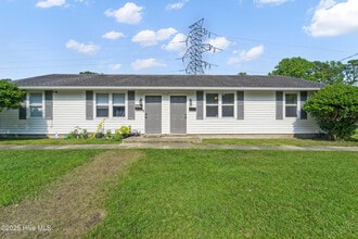 Building Photo - 1216 Davis St