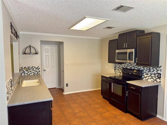 Building Photo - 3640 Bass Loop