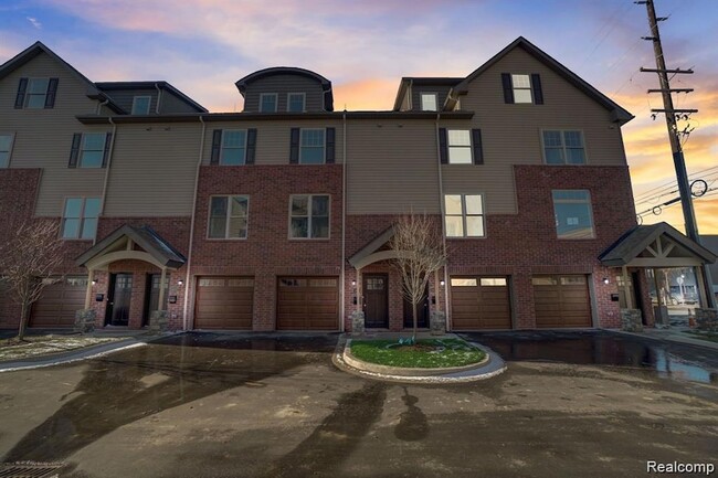 Building Photo - 3426 Primary St