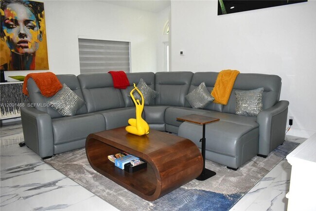 Foto del edificio - 6810 NW 28th Pl