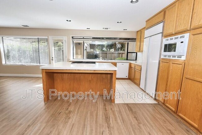 Foto del edificio - 11674 Gold Country Blvd