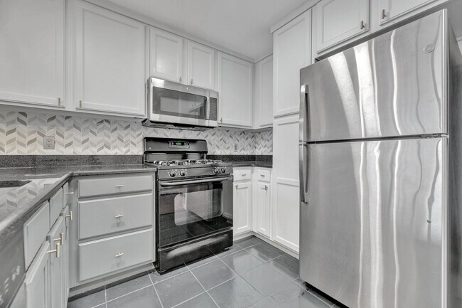 Building Photo - 355 I St SW