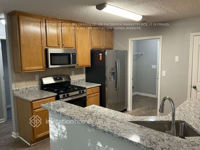 Foto del edificio - 304 Freeman Forest Dr