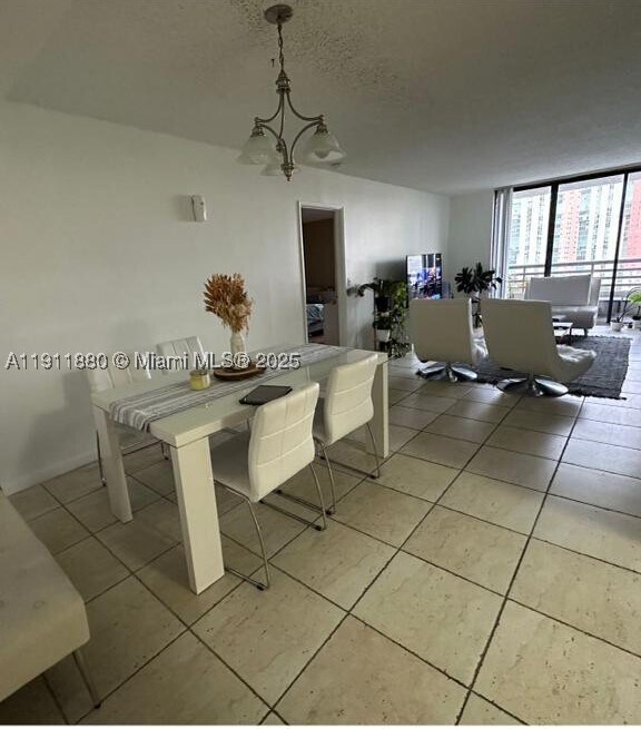 Foto del edificio - 3300 NE 191st St
