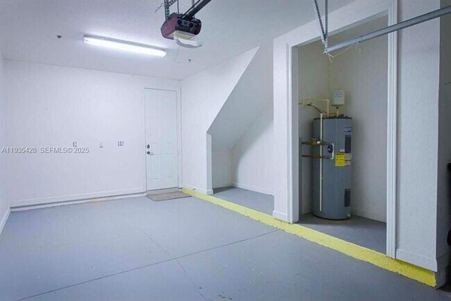 Foto del edificio - 833 Millbrae Ct