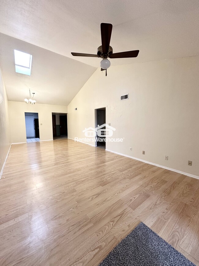 Building Photo - 9279 N 47th Dr