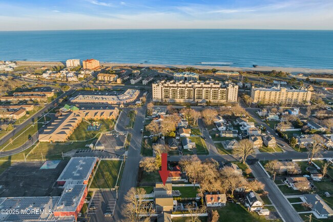 Foto del edificio - 132 Chelton Ave