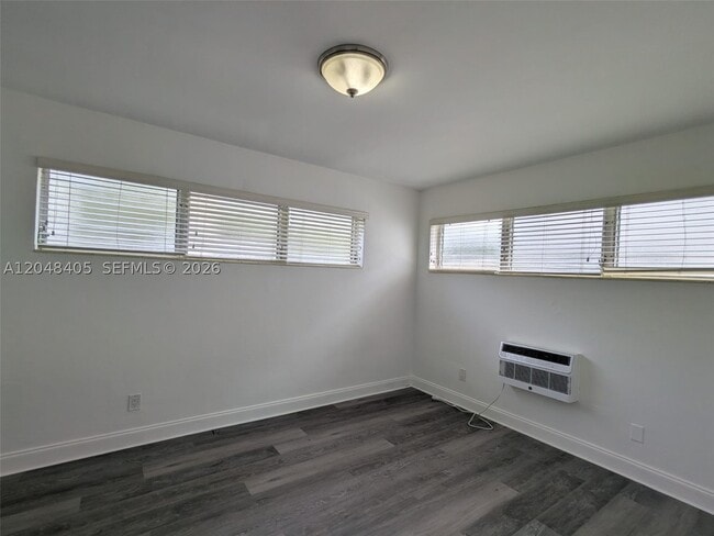 Building Photo - 7815 Crespi Blvd