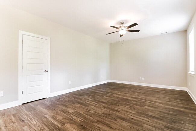Foto del edificio - 355 Alcock Ln
