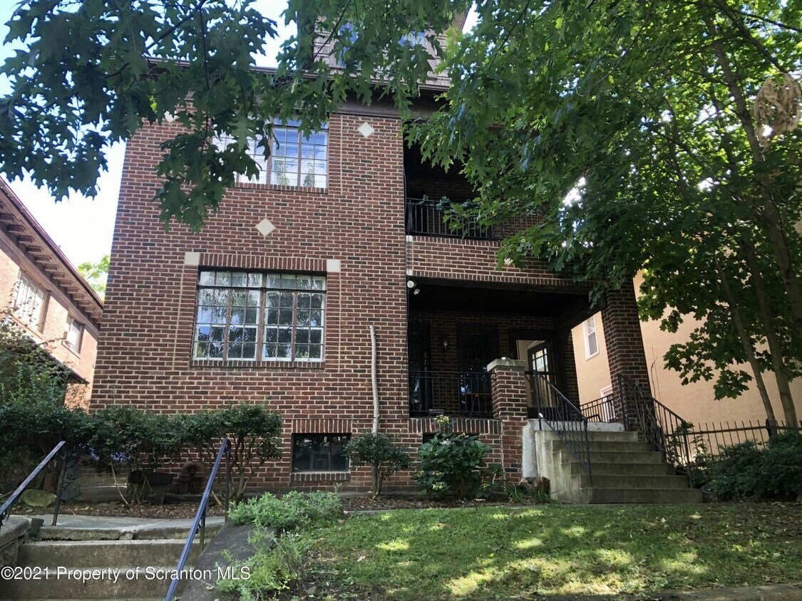 Primary Photo - 816 Madison Ave