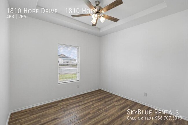 Building Photo - 1810 Hope Dr