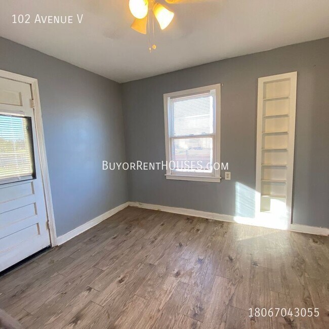 Foto del edificio - Handyman Special $99 Move in + Admin Fee /...