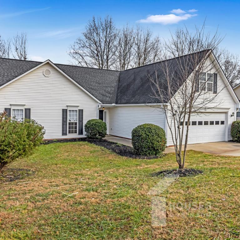 Primary Photo - 110 Stonington Way
