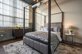 Building Photo - TipTop Apartments