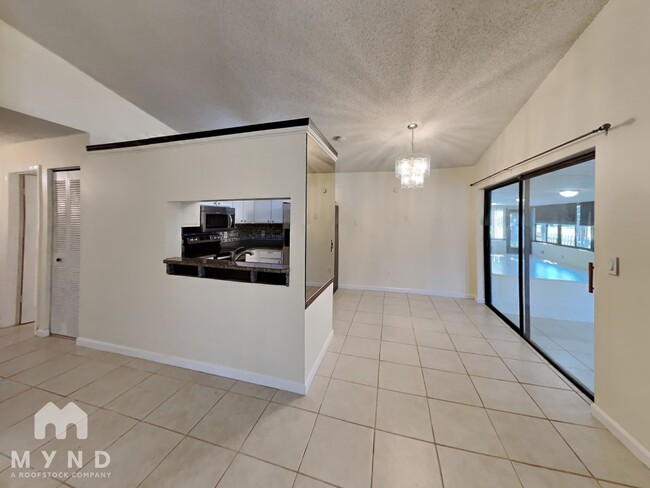 Foto del edificio - 5138 Springwood Dr