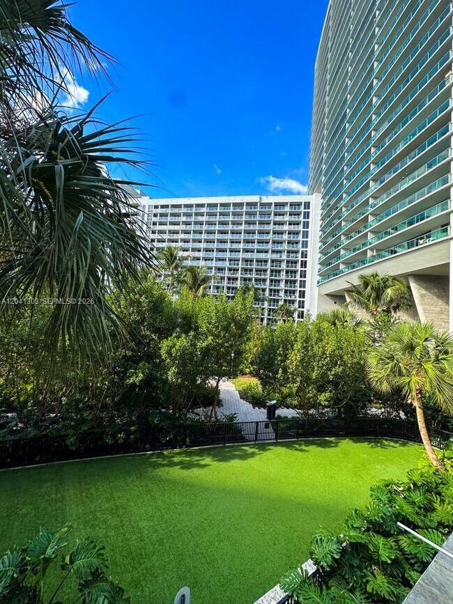 Foto del edificio - 1500 Bay Rd