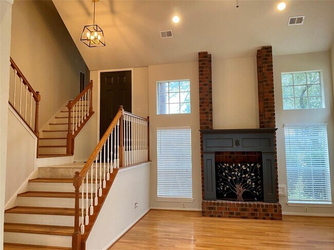 Building Photo - 4107 Palmer Plantation Dr