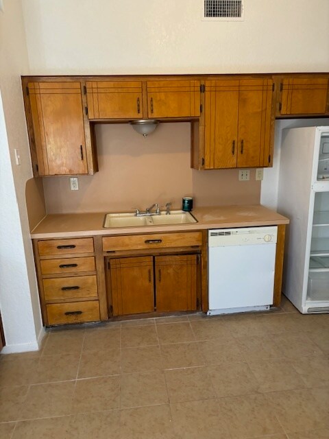 Building Photo - 1402 Ashley Dr