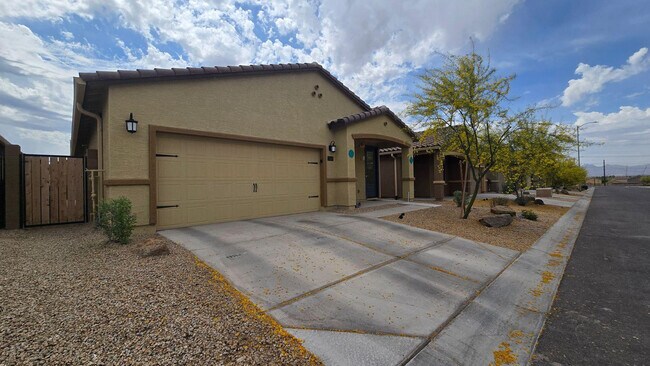 Building Photo - 11485 W Camden Dr