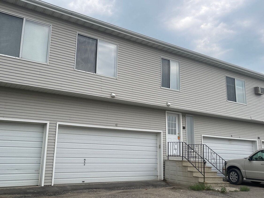 Building Photo - 3 Bed, 2 Bath in West Fargo!!