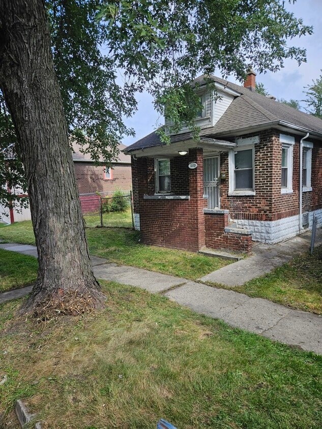 Primary Photo - 1323 Buchanan St